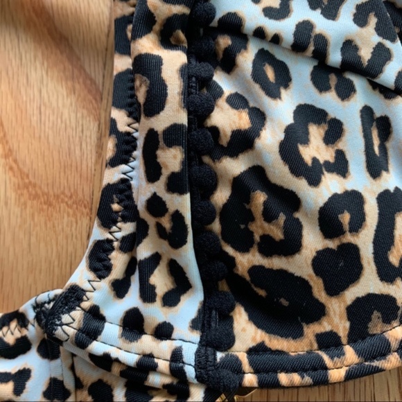 NWT MinkPink Safari Soft Cup Bikini Top L - Picture 3 of 7